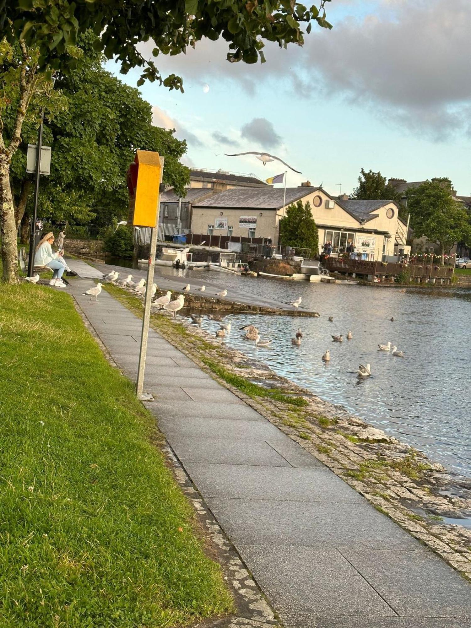 Heart Of City Centre Stunning View Galway Kültér fotó